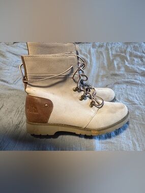 The North Face Women's Light Beige Suede Lace-Up Hiking Boots, 9.5